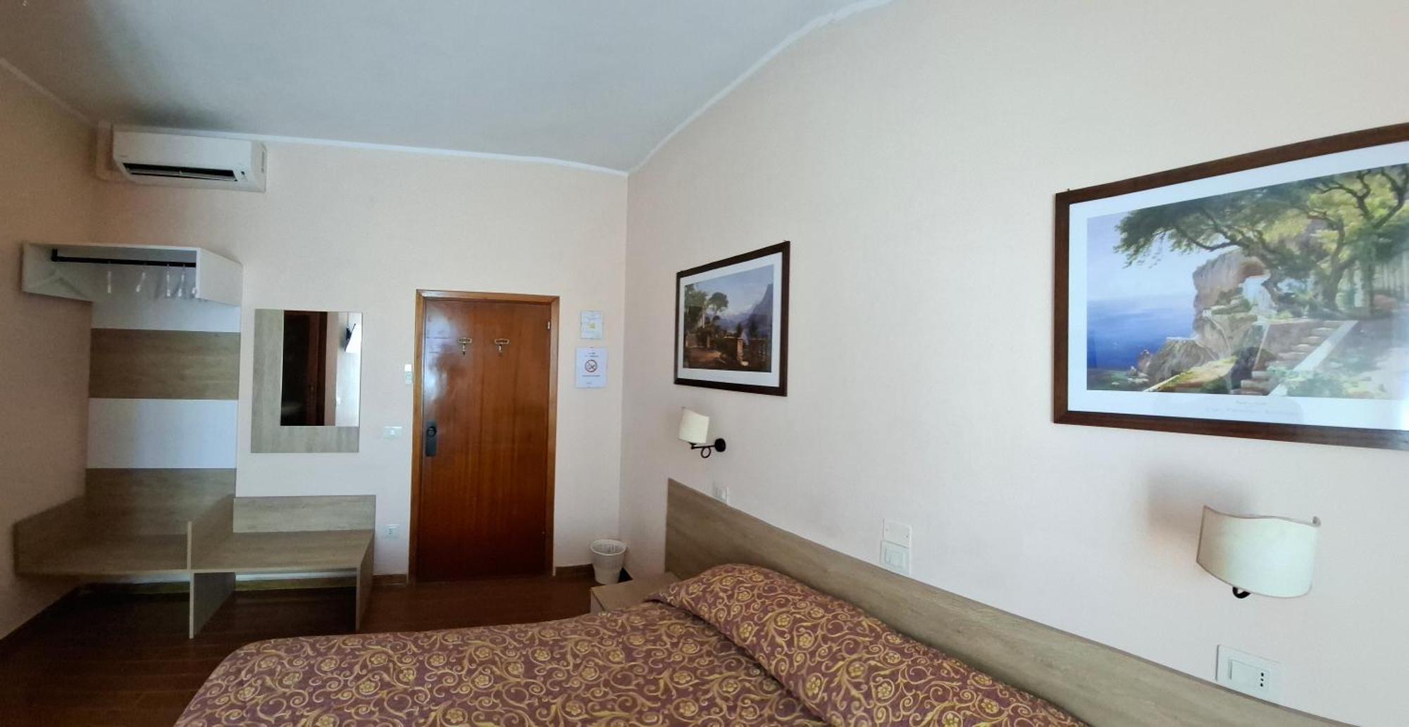 גרוסטו Hotel Lea מראה חיצוני תמונה