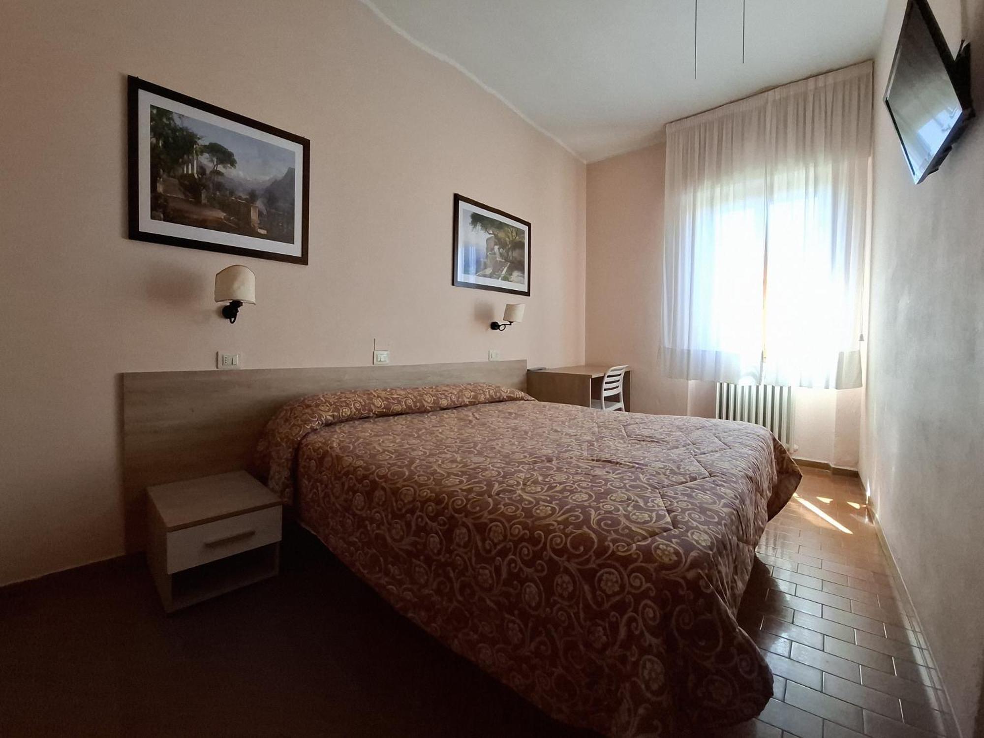 גרוסטו Hotel Lea מראה חיצוני תמונה