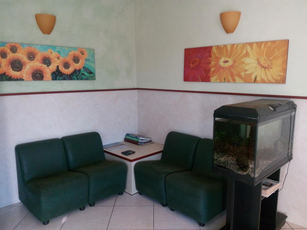 גרוסטו Hotel Lea מראה חיצוני תמונה